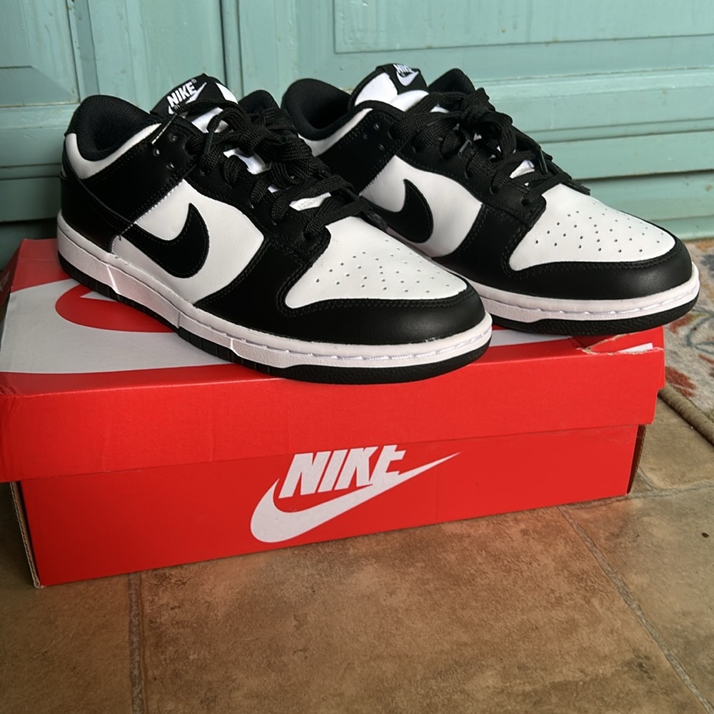NWT! Black and white Nike dunks.
